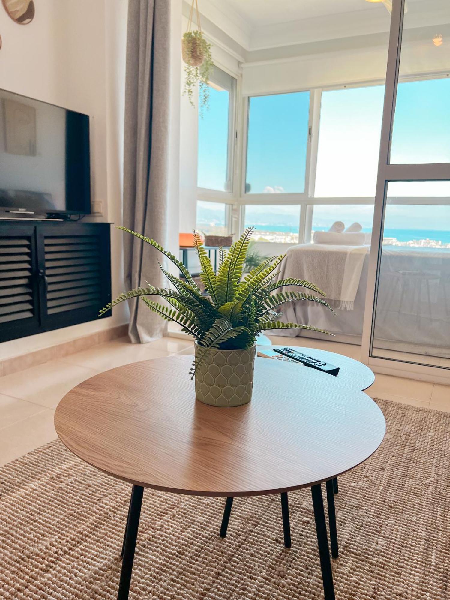 Cozy Flat With Sea Views La Torre Apartment Торемолинос Екстериор снимка